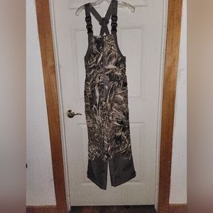 Magellan Outdoors Kids large Camouflage Bib